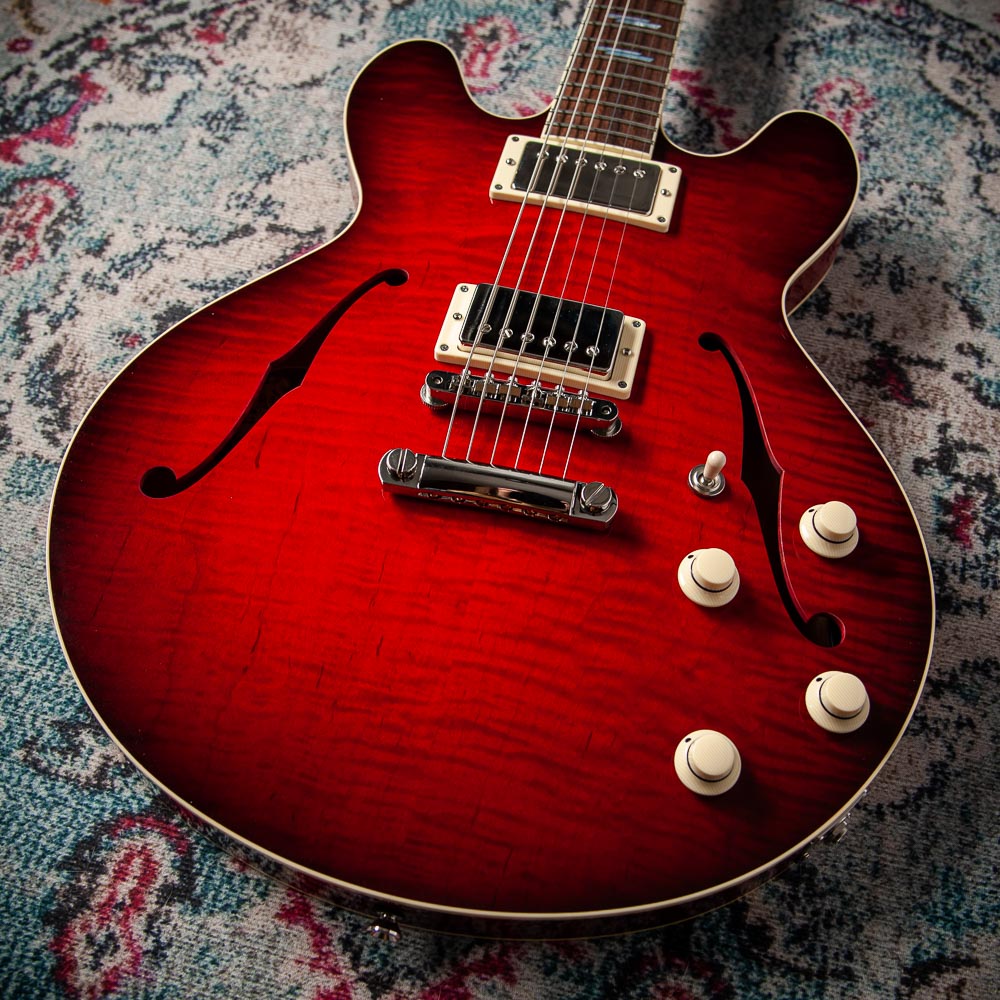 Collings I-35 Deluxe Scarlett Sunburst Parallelogram Inlays, Throbak SLE-101 Plus #I35251281