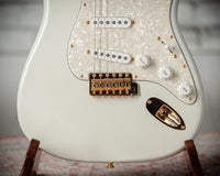 Fender '60 Stratocaster NOS Frost White, Gold Hardware Handwound Fat 60s Pickups #R148721