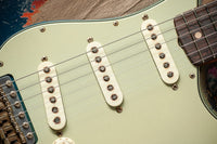 Fender '63 Super Heavy Relic Stratocaster Masterbuilt by Dale Wilson Lake Placid Blue over 3 Tone Sunburst # CZ587383