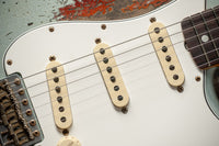Fender '65 Super Heavy Relic Stratocaster Super Faded Aged Firemist Silver Over 3 Tone Sunburst #CZ587724