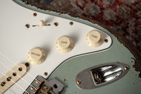 Fender '65 Super Heavy Relic Stratocaster Super Faded Aged Firemist Silver Over 3 Tone Sunburst #CZ587724