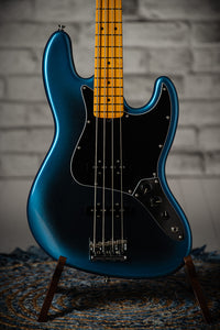 Fender American Professional II Jazz Bass®, Maple Fingerboard, Dark Night # US23011654
