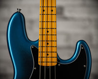 Fender American Professional II Jazz Bass®, Maple Fingerboard, Dark Night # US23011654