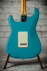 Fender American Professional II Stratocaster Rosewood Fingerboard, HSS, Miami Blue SN US22104166