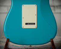 Fender American Professional II Stratocaster Rosewood Fingerboard, HSS, Miami Blue SN US22104166