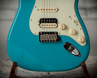 Fender American Professional II Stratocaster Rosewood Fingerboard, HSS, Miami Blue SN US22104166