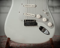 Fender American Ultra II Stratocaster Avalanche #US240030378