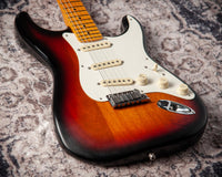 Fender American Ultra Luxe Vintage '50s Stratocaster 3-Tone Sunburst #US25020910