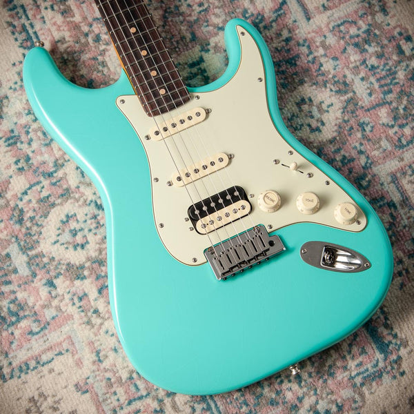 Fender American Ultra Luxe Vintage '60s Stratocaster HSS, Rosewood Fingerboard, Sea Foam Green #US26008219