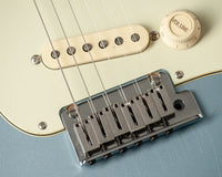 Fender American Ultra Luxe Vintage '60s Stratocaster Ice Blue Metallic #US25021323
