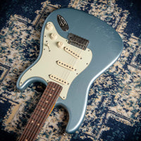 Fender American Ultra Luxe Vintage '60s Stratocaster Ice Blue Metallic #US25021323
