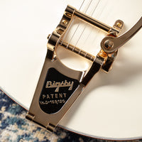 Gretsch  Falcon™ Center Block LTD with String-Thru Bigsby® and Gold Hardware, Ebony Fingerboard, Vintage White #JT25051583