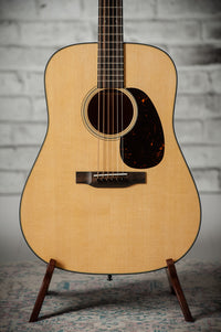 Martin D-18 #2980536