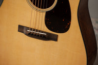 Martin D-18 #2980536