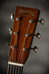 Martin OMC-28M Laurence Juber SN 35 Used