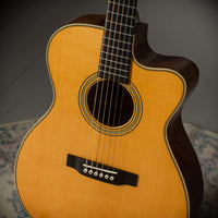 Martin OMC-28M Laurence Juber SN 35 Used