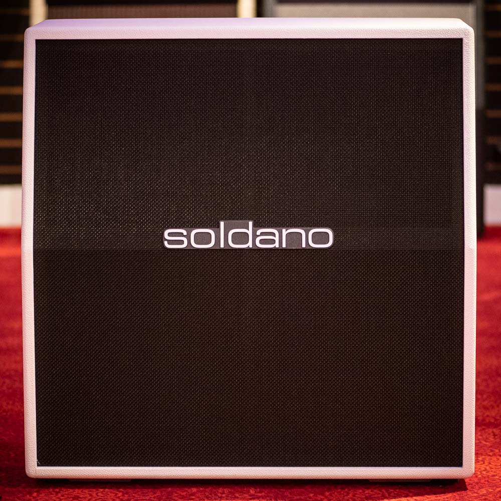 Soldano 4x12 Slant Cabinet White Tolex Black Grill