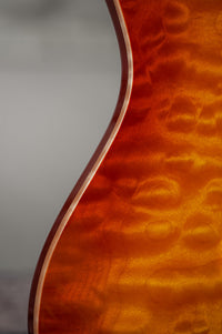 Suhr Oso, Short Scale, Alder, Figured Maple, Tea Burst, Roasted Maple, Indian Rosewood, Suhr 2-Post #90033