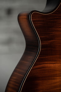 Taylor Builder's Edition 652ce Wild Honey Burst SN# 208264100